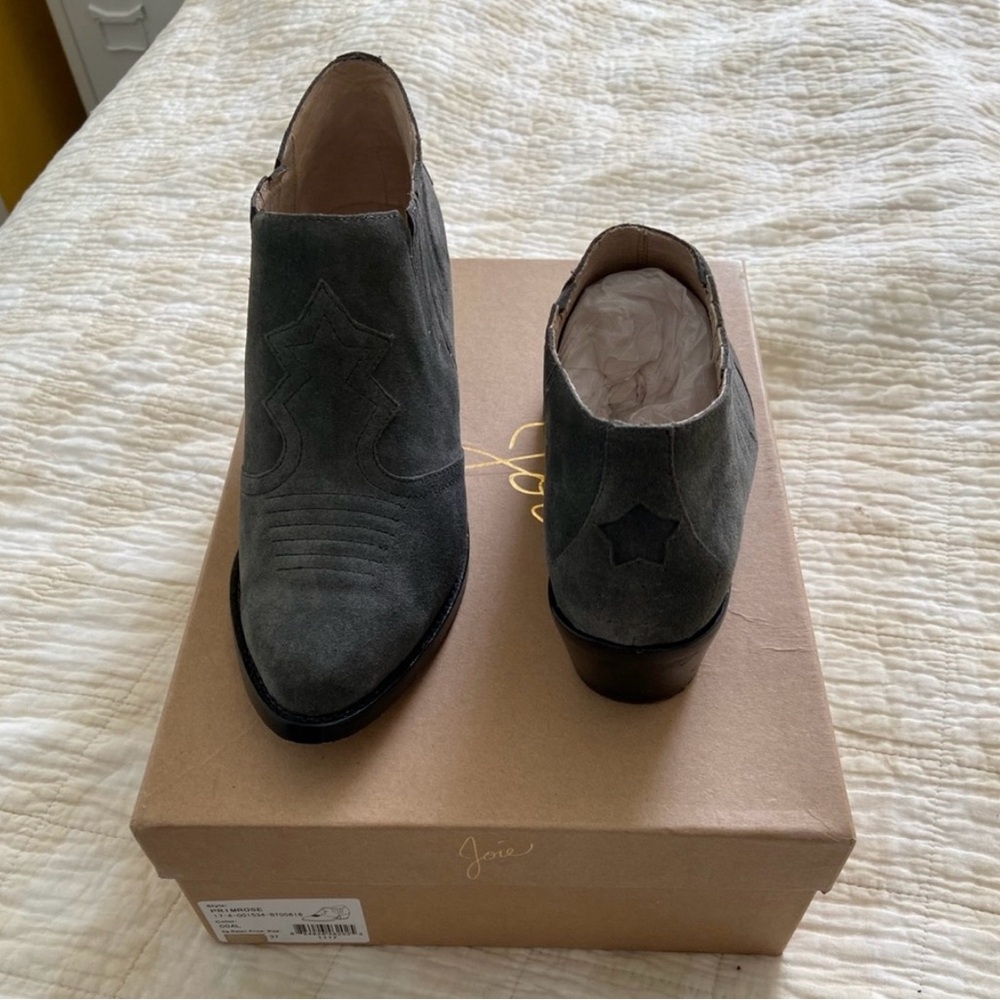 Joie Anthropologie Gray Suede western ankle boots block heel wingtip